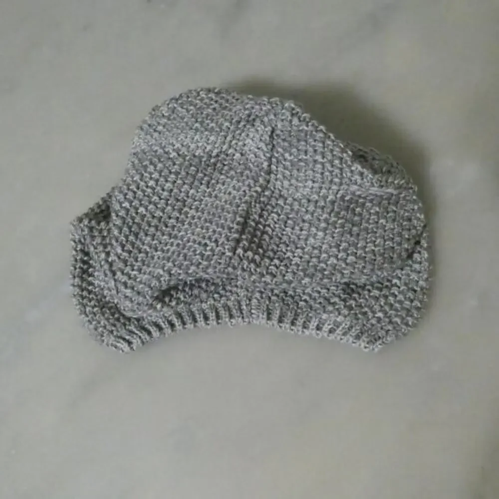 Gray knit Stretchy slouchy‎ beanie sweater hat one size fits most